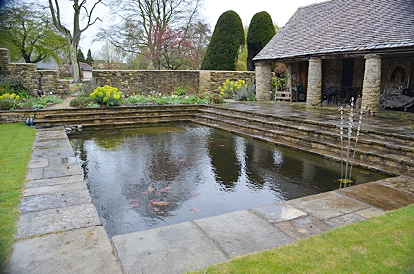 formal-rectangular-waterlily-pool-design-oxfordshire-uk